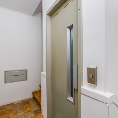 Homestay Mia Setubal